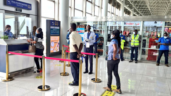 Aéroport de Lomé : désormais, pas plus de deux accompagnants par passager !